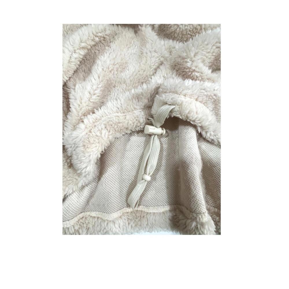 NWT URBAN OUTFITTERS Cropped Sherpa Teddy Fuzzy Hoodie Sweatshirt Drawstring - Picture 7 of 8